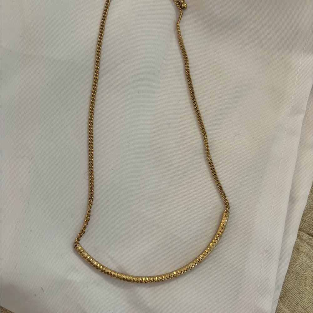 Chic Gold Necklace